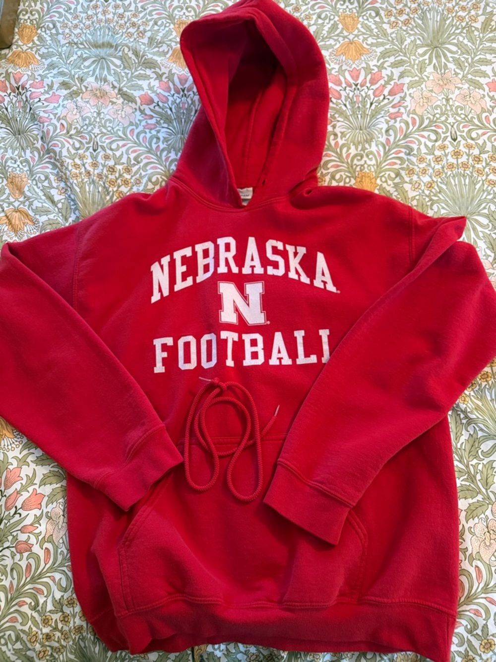 Vintage Gildan Red Hooded Nebraska Football Sweatshirt